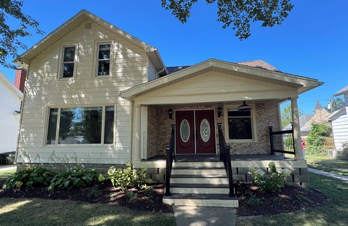 Pemberville House | Pemberville Gem near Bowling Green, Perrysburg and Toledo.