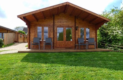Broadway Cabin | Pennylands Willow Lodge, Broadway