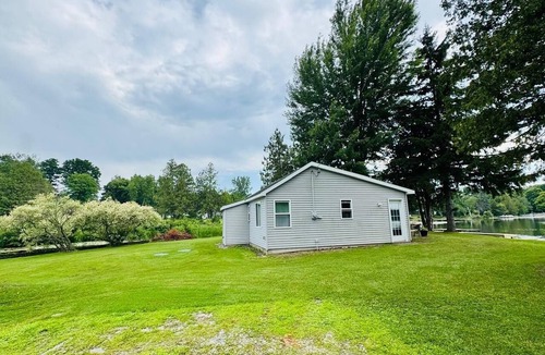 Fremont Cottage | Perfect 2-bedroom cottage in adorable Fremont on a private lake stocked.