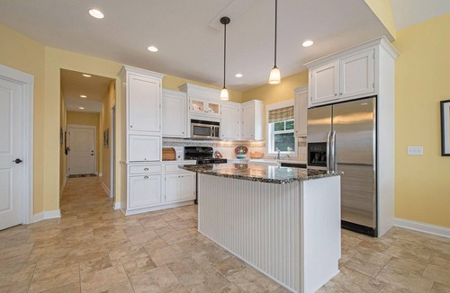 Gowen House | Perfect Family Lakehouse - Sleeps 16, Sandy Beach, Dock, Fire Pit & Big Yard