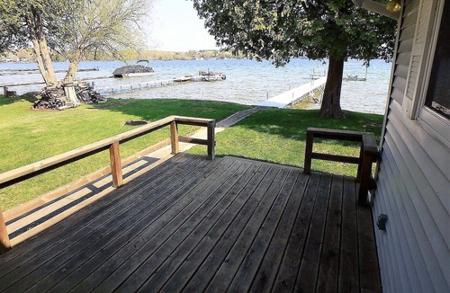 Suring Cottage | Perfect Kelly Lake Getaway 45 minutes North of Green Bay!