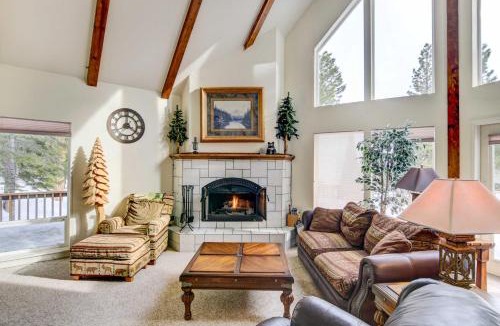 Lake Almanor West House | Pet-Friendly California Cabin w/Beach Access