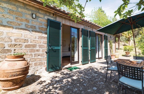 Ficulle House | Pet friendly home in Ficulle TR with outdoor swimming pool
