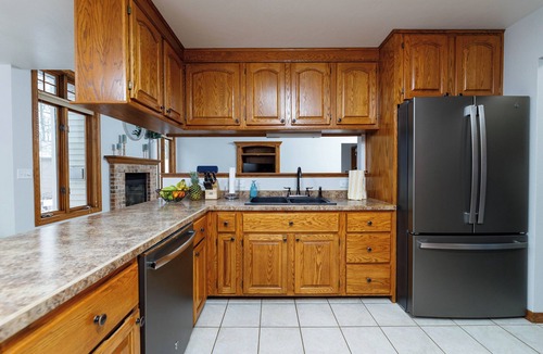 Suamico House | Pet Friendly NFL Draft Rental - sleeps 6