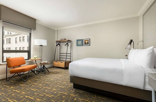 Lower Nob Hill Hotel | Pet-Friendly Premiere Two Queens at Stanford Court Hotel!