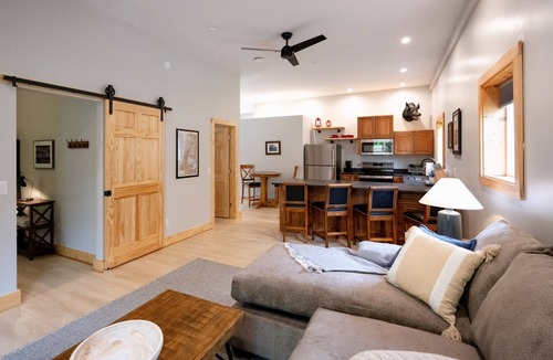 Saugatuck Cottage | Pet-Friendly Saugatuck Cottage | Hot Tub Fire Pit Dog Park