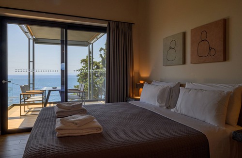 Lefktron Hotel | PETRA Deluxe Studio Suite, Mani Suites