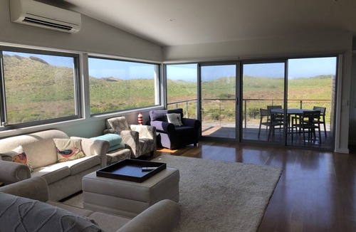 Surf Beach House | Phillip Island. 1 to 16 people. Linens included. Fast WiFi. 2 mins walk to beach