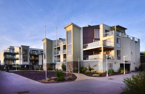 Cowes Hotel | Phillip Island Towers