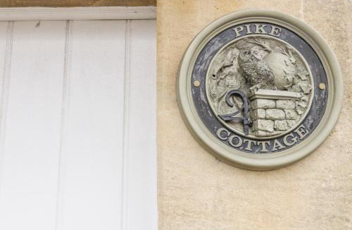 Acton Turville House | Pike Cottage