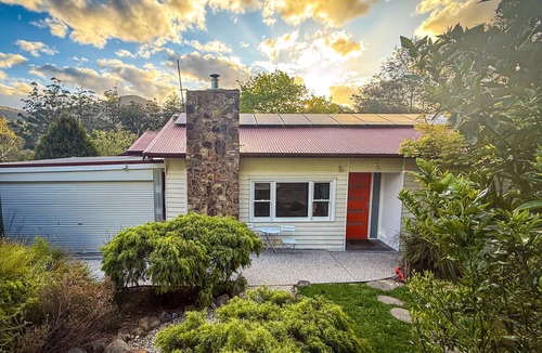 Warburton House | Pindari Warburton · Mountain Views, Infinity Firepit & Games Room