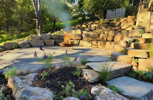 Warburton House | Pindari Warburton · Mountain Views, Infinity Firepit & Games Room