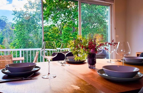 Warburton House | Pindari Warburton · Mountain Views, Infinity Firepit & Games Room
