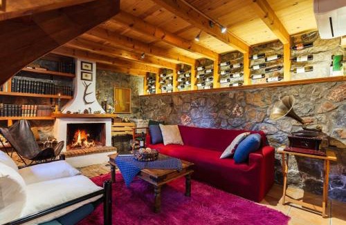 Artemisia Ski Chalet | Pine Forest Chalet 1400m, Cinema & Fireplace