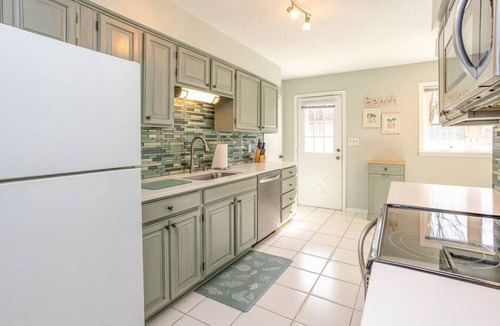 New Buffalo House | Pinewood Pointe,heated pool, large yard, lower level w/large bar, close to beach