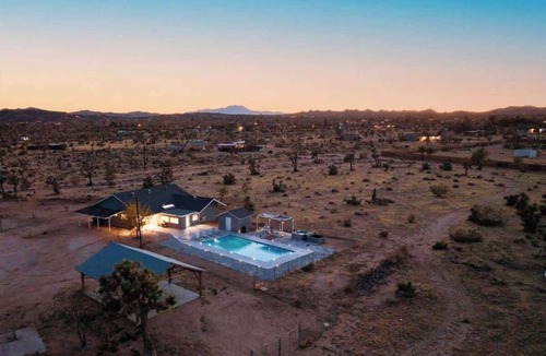 Yucca Valley Villa | Pool, Sauna, Spa, 5 Acre, 5 Bedroom - Desert Oasis