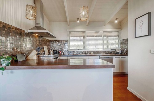Mount Martha House | Port Philip Panorama Bayview Retreat and Pool Bliss
