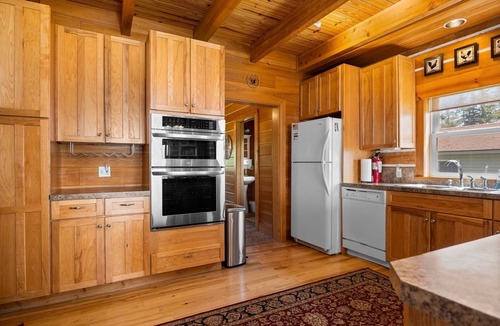 Traverse City House | Premier! Beautiful Luxury Log Home Rental.
