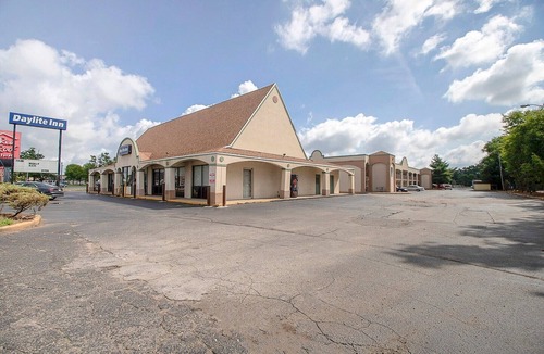 Elkhart Apartment | Premium 2 Queen Bed|Elkhart IN
