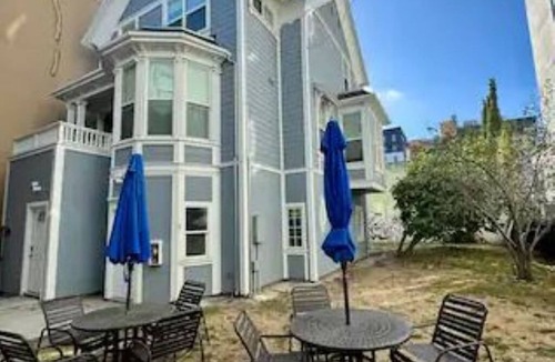 Downtown Berkeley Apartment | Prime Location: 2-Bedroom Retreat Near UC Berkeley