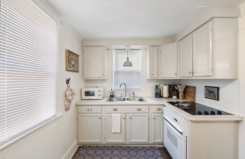 Maumee House | Prime Uptown Maumee Location! Walkable to River. 2br charming historic home!