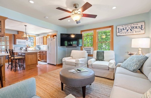 Idlewild Cottage | Private 100' Waterfront, 4BR - Heidaway Cottage
