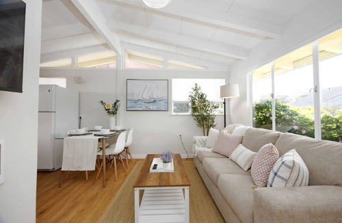 El Granada Cottage | Private Cottage Along the Northern California Coast in El Granada, Perfect for an Oceanfront Escape
