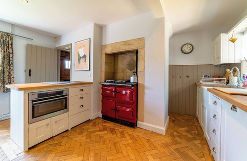 Claverton Cottage | Private countryside cottage, sleeps 7, just 10 mins from historic city of Bath.