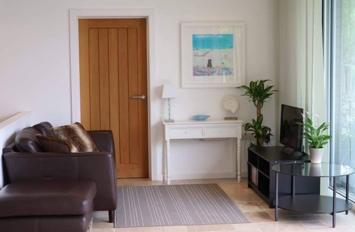 Bathford Cabin | Private Garden Studio with Countryside Views