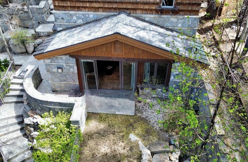 Lincoln Park Cottage | Private Lake Access 1-bedroom cottage in charming Glenbrook perfect for getaway