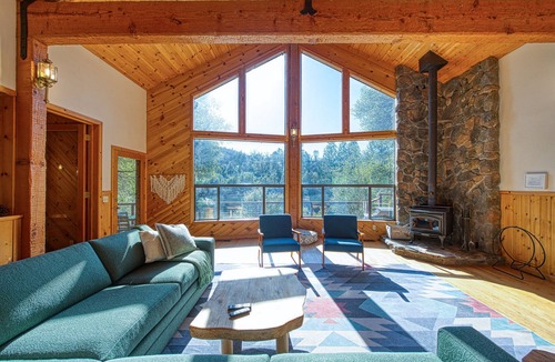 Midpines House | Private Lake Cabin Near Yosemite