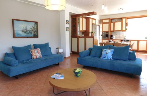 Plaka Villa | Private pool, & large garden - 100m from beach, tavernas & shops in Almyrida.