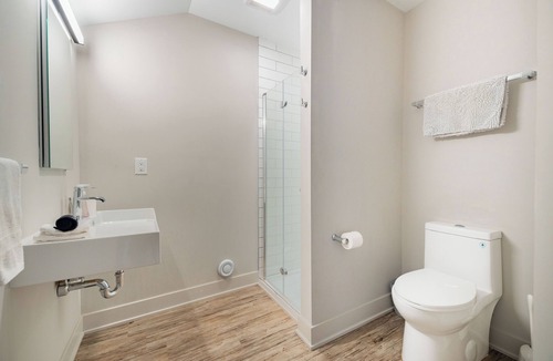 Burns Park Apartment | Private Queen Room + Ensuite Bath | Walk to U of M Campus