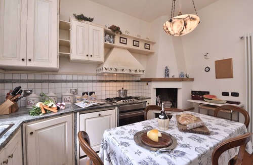 Casale Villa | Private Tuscany Villa near Florence-Saltwater Pool, Heated Jacuzzi&Cooking Class