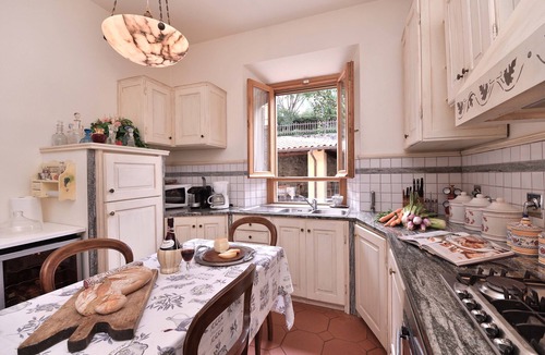 Casale Villa | Private Tuscany Villa near Florence-Saltwater Pool, Heated Jacuzzi&Cooking Class