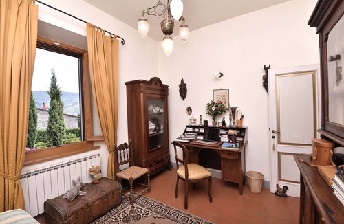 Casale Villa | Private Tuscany Villa near Florence-Saltwater Pool, Heated Jacuzzi&Cooking Class