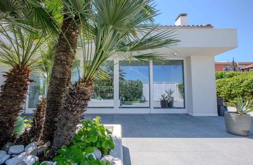 Senigallia Villa | Private Villa with hot tub, A/C, WIFI, patio, pets allowed, panoramic view, close to Ancona