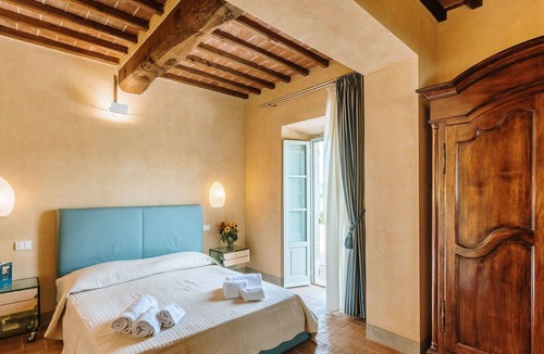 Castelnuovo Berardenga Villa | Private Villa with hot tub, private pool, A/C, WIFI, TV, patio, panoramic view, close to Siena