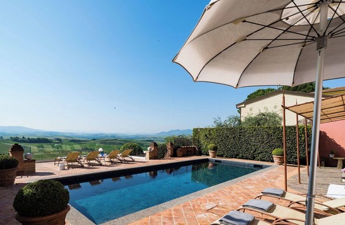 Fabbrica Villa | Private Villa with A/C, WIFI, hot tub, private pool, TV, patio, pets allowed, panoramic view