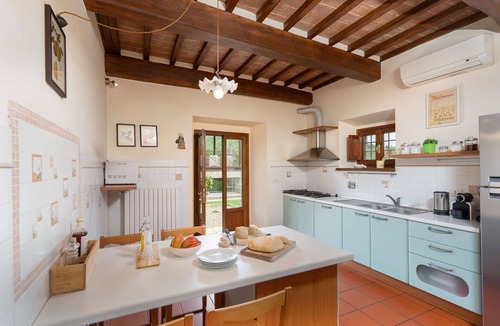 Subbiano Villa | Private Villa with WIFI, hot tub, A/C, private pool, TV, patio, panoramic view, close to Arezzo