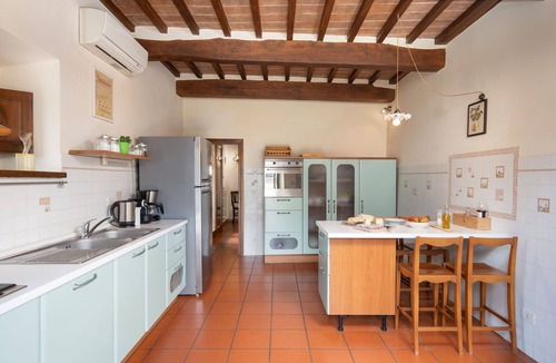 Subbiano Villa | Private Villa with WIFI, hot tub, A/C, private pool, TV, patio, panoramic view, close to Arezzo