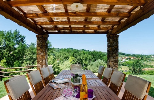 San Ginese Villa | Private Villa with WIFI, private pool, TV, pets allowed, panoramic view, parking, close to Lucca