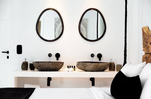 Paraga Villa | Psarou Black Villa II