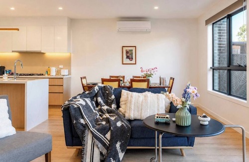 Oakleigh House | Puddings Home Brand New 4BR Townhouse in Oakleigh
