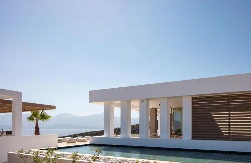 Vathi Villa | Pure C