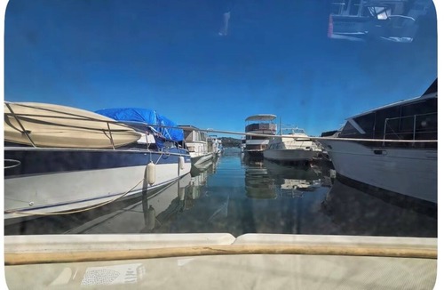Sausalito Boat Rental | Quaint 1-bedroom house boat in beautiful Sausalito waters