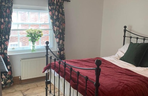 City Centre House | Quaint Cottage by Shakespeare birthplace & theatre