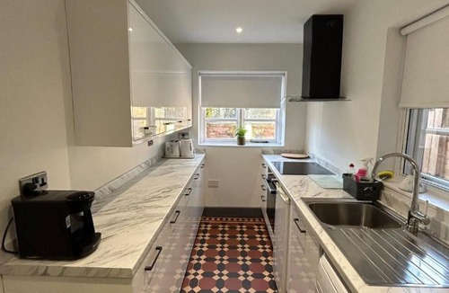 City Centre House | Quaint Cottage by Shakespeare birthplace & theatre