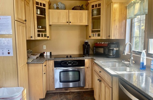 Williston Cottage | Quaint Cottage SO Close to Lake Erie
