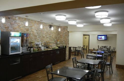 Holland Hotel | Quality Inn Holland - Toledo